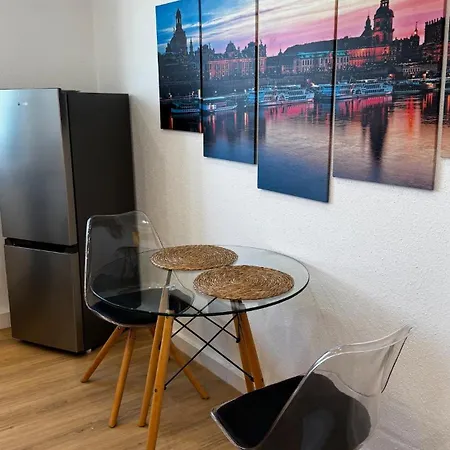 Neu Stayindresden-de Villenblick Mit Kingsize-bett Lägenhet
